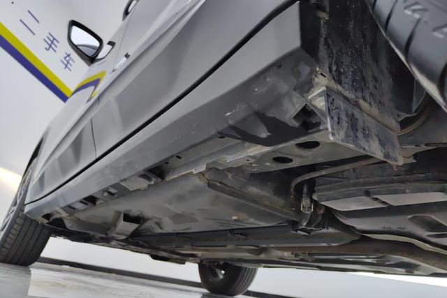 Chevrolet Tracker 2021 Redline 335 T CVT VI — фото 8