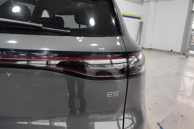 Geely Galaxy Galaxy E5 2025 Темно-серый из Китая, фото 6