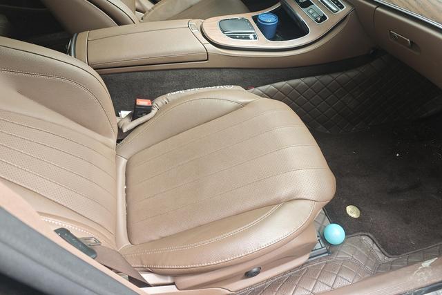 Mercedes-Benz E-Class 2023 E 300 L Luxury — фото 8