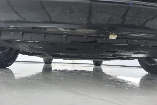 Red flag E-QM5 2023 Черный из Китая