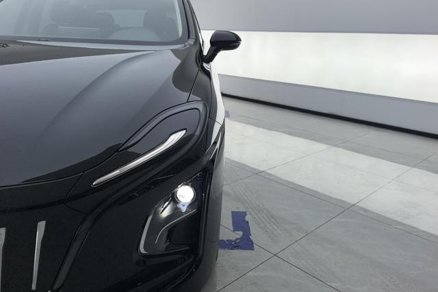 Red flag E-QM5 id 3824314 из Китая 9