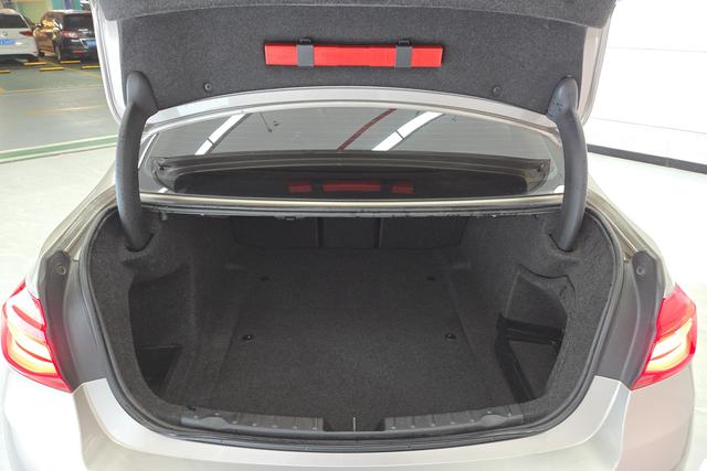 BMW 3 series id 3810336 из Китая 15