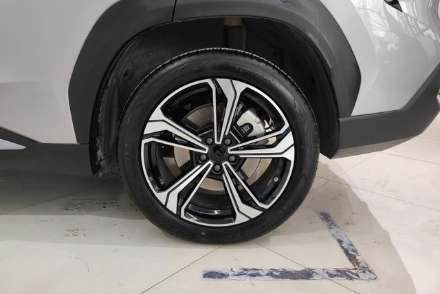 Geely Galaxy Galaxy L7 2023 Темно-серый из Китая, фото 4