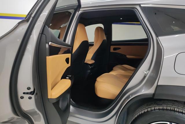 Geely Galaxy L7 2023 — фото 16