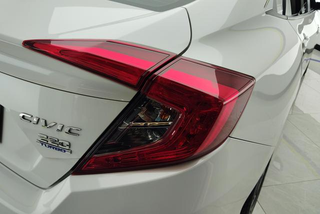 Honda Civic id 3810173 из Китая 14