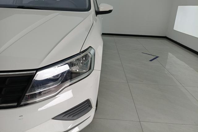 Volkswagen Jetta 2017 — фото 4