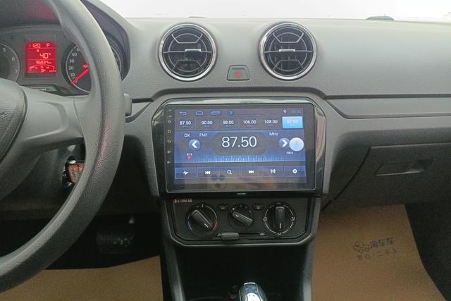 Volkswagen Jetta 2017 — фото 11