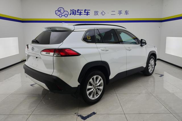 Toyota Corolla Cross 2024 2.0 L CVT — фото 3