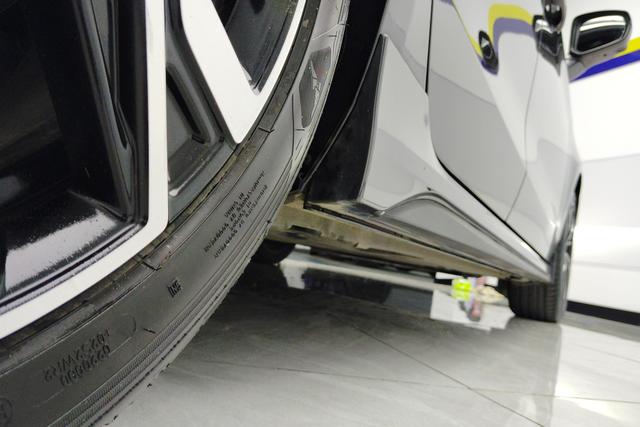 Lynk 03 2023 Темно-серый из Китая, фото 4