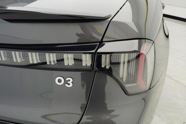 Lynk 03 2023 Темно-серый из Китая, фото 5