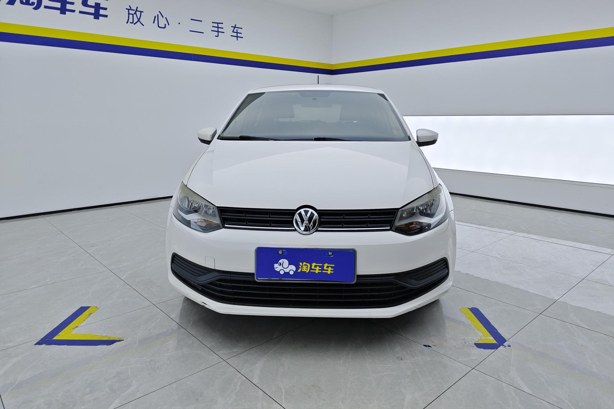 Volkswagen Polo 2014 1.4L MT
