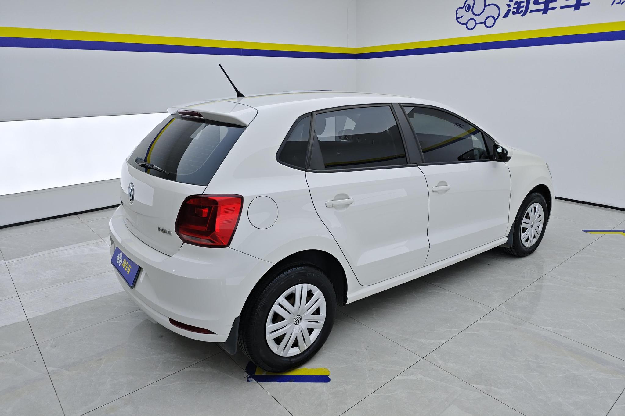 Volkswagen Polo 2014 1.4L MT