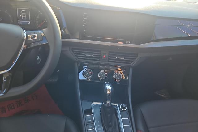 Volkswagen Bora 2021 Темно-серый из Китая