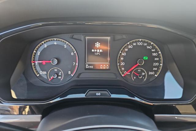 Volkswagen Bora 2021 Темно-серый из Китая, фото 5