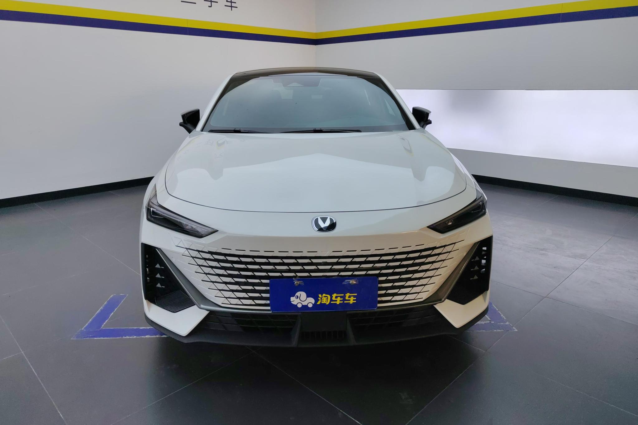 Changan UNI-V 2023 1.5T Luxury