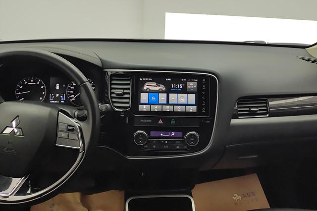 Mitsubishi Outlander 2020 2.0 L 2 WD 5 — фото 12