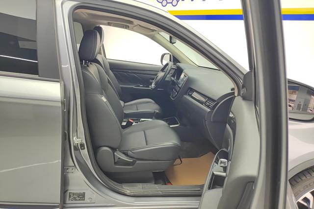 Mitsubishi Outlander 2020 2.0 L 2 WD 5 — фото 11