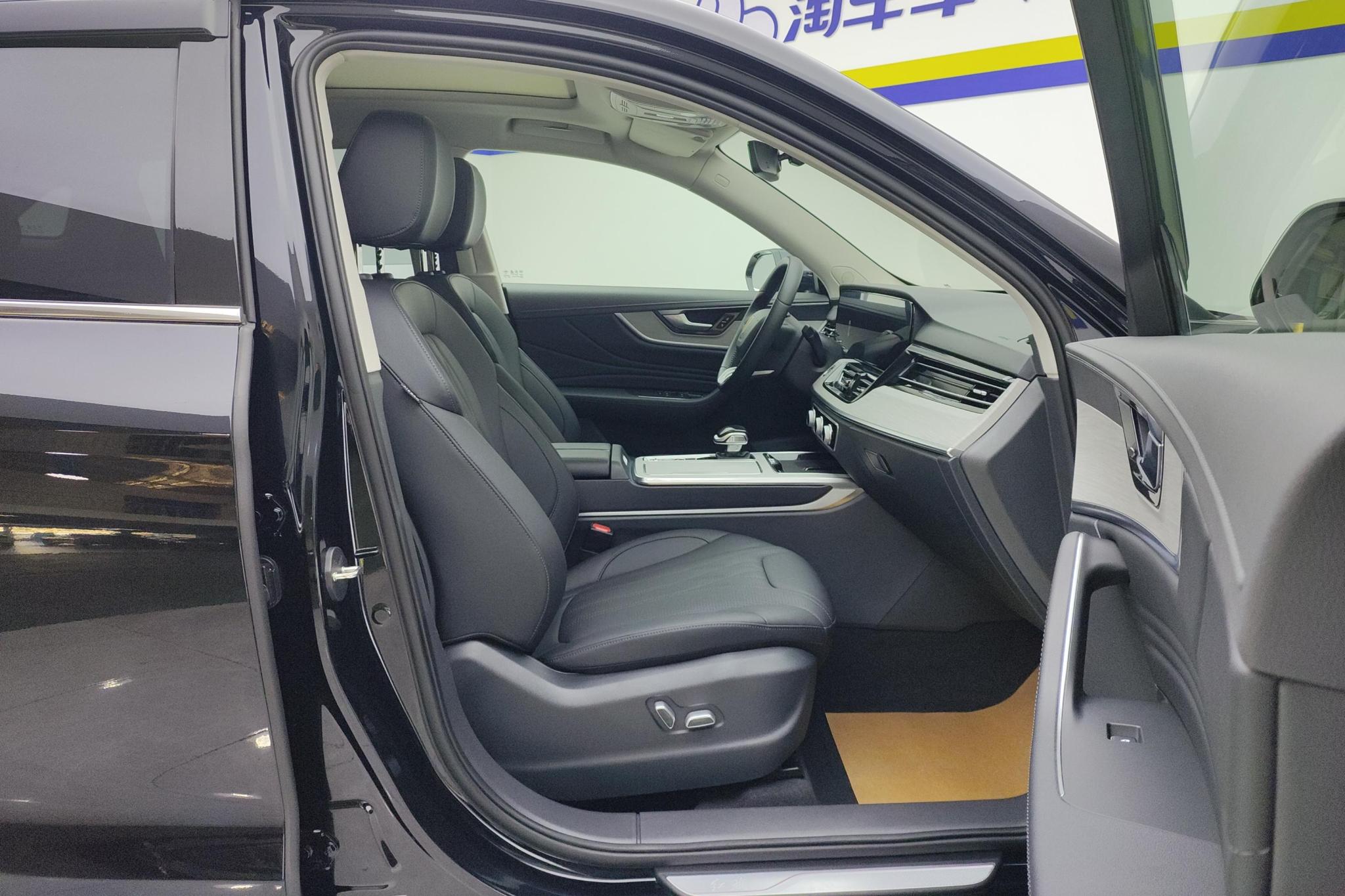 Hongqi HS5 2025 2.0T 60
