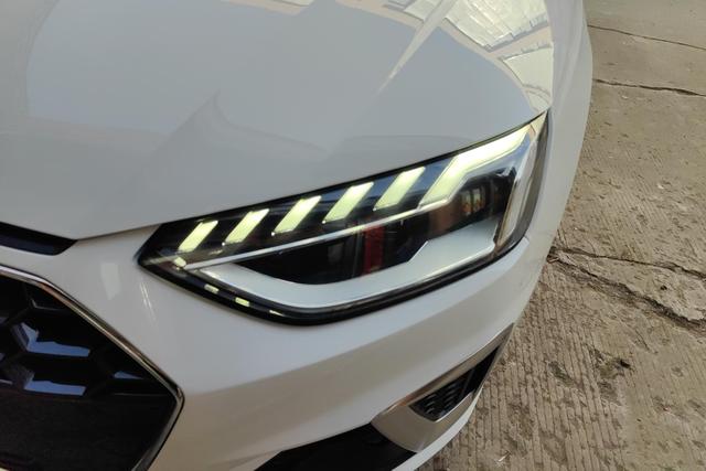 Audi A4L 2022 Белый из Китая, фото 2