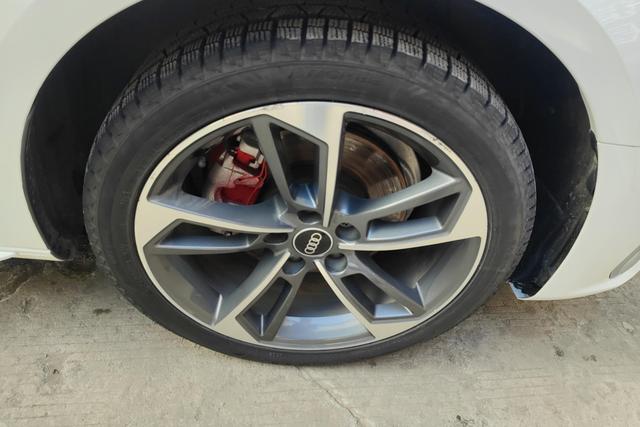 Audi A4L 2022 Белый из Китая, фото 6