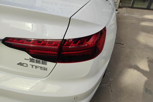 Audi A4L id 3781482 из Китая 15