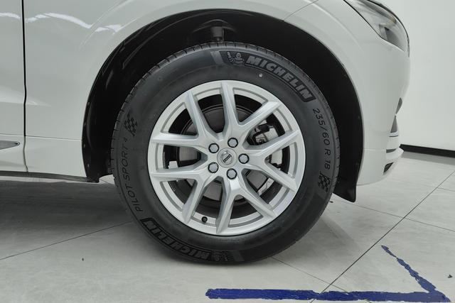 Volvo XC60 2020 T 5 4 WD — фото 10