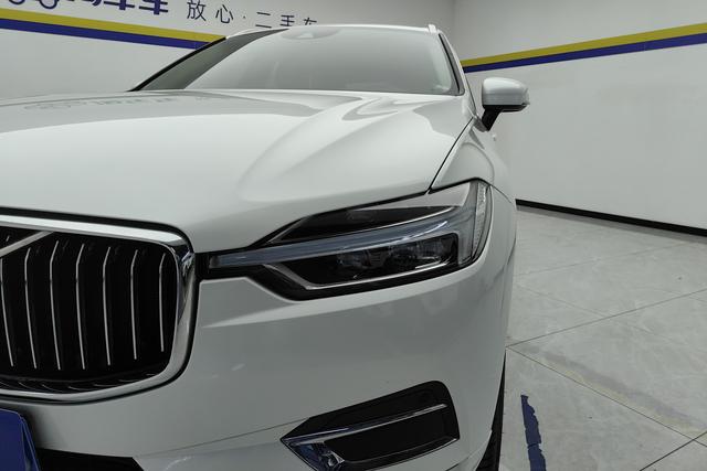Volvo XC60 2020 T 5 4 WD — фото 4
