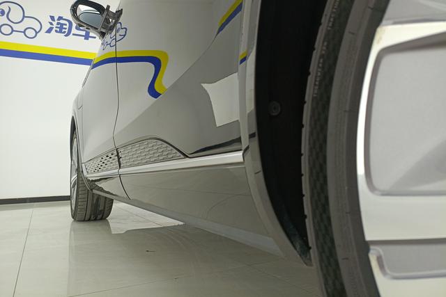 Red flag E-HS9 id 3810042 из Китая 11