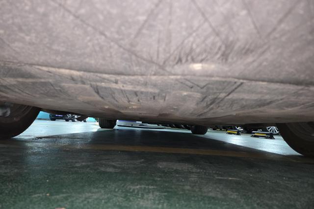 BYD Qin PLUS EV 2022 Темно-серый из Китая, фото 5