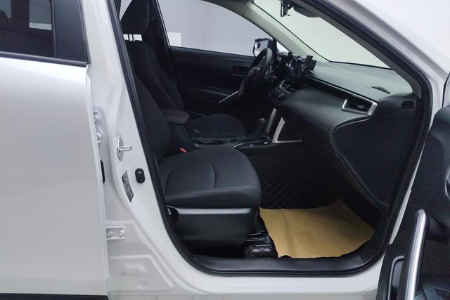 Toyota Corolla Cross 2023 2.0 L CVT — фото 11