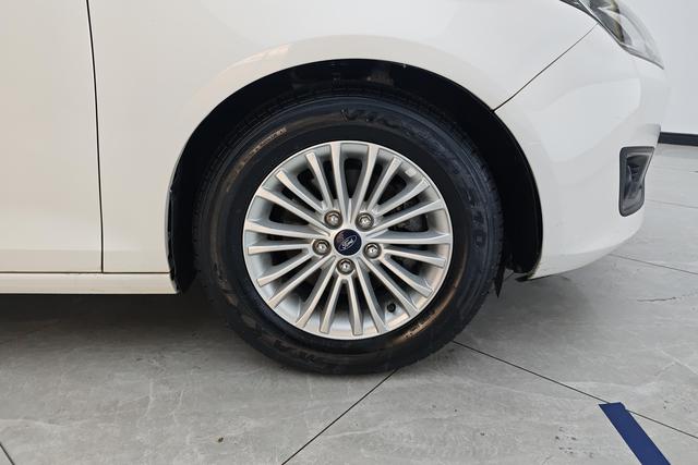 Ford Escort 2015 1.5 L MTComfort — фото 7