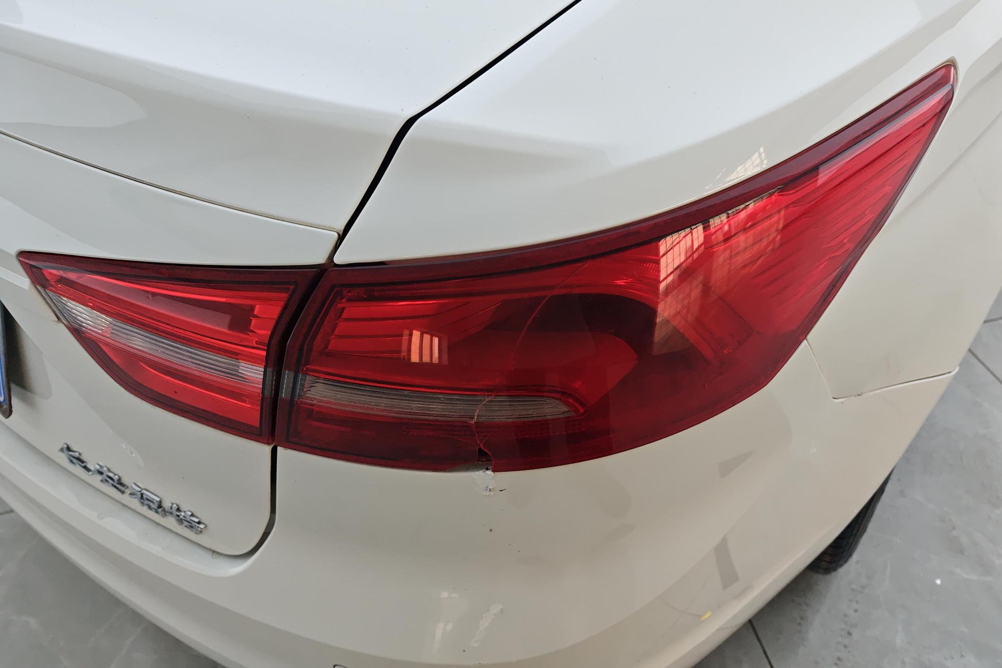 Ford Escort 2015 1.5L MT Comfort