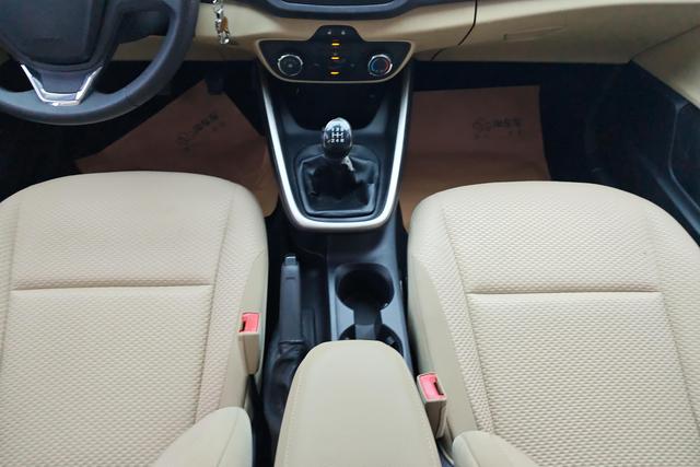 Ford Escort 2015 1.5 L MTComfort — фото 14