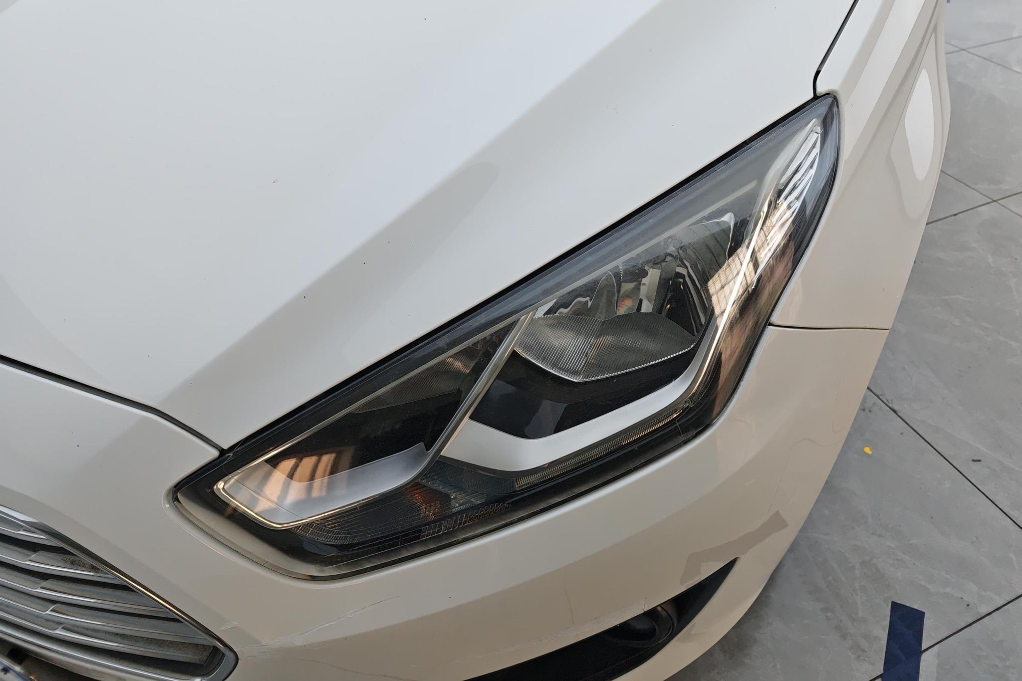 Ford Escort 2015 1.5L MT Comfort