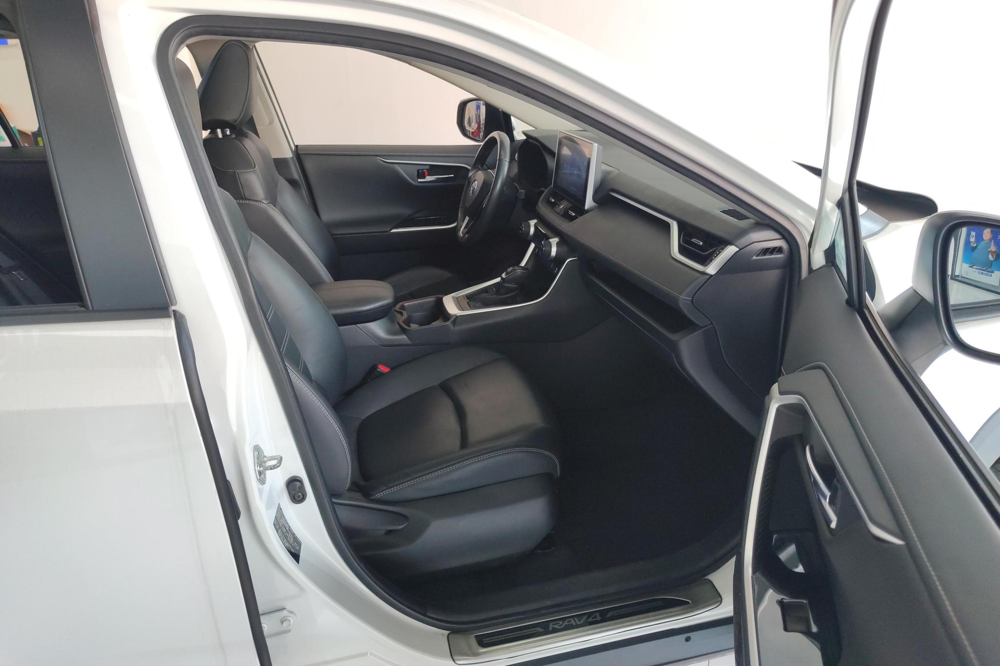 Toyota RAV4 2021 2.0L CVT Plus
