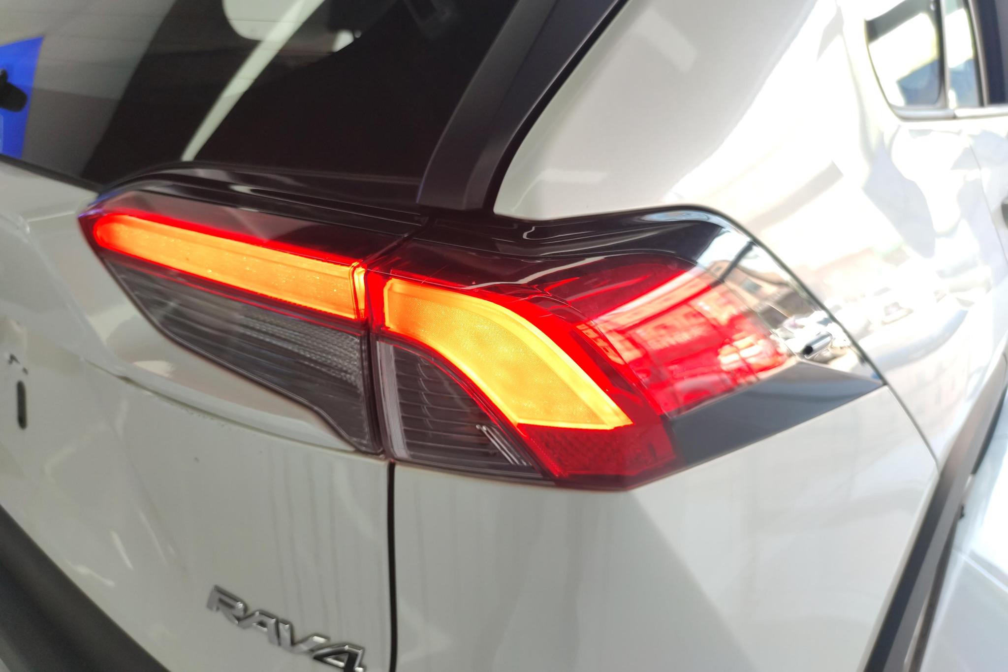 Toyota RAV4 2021 2.0L CVT Plus