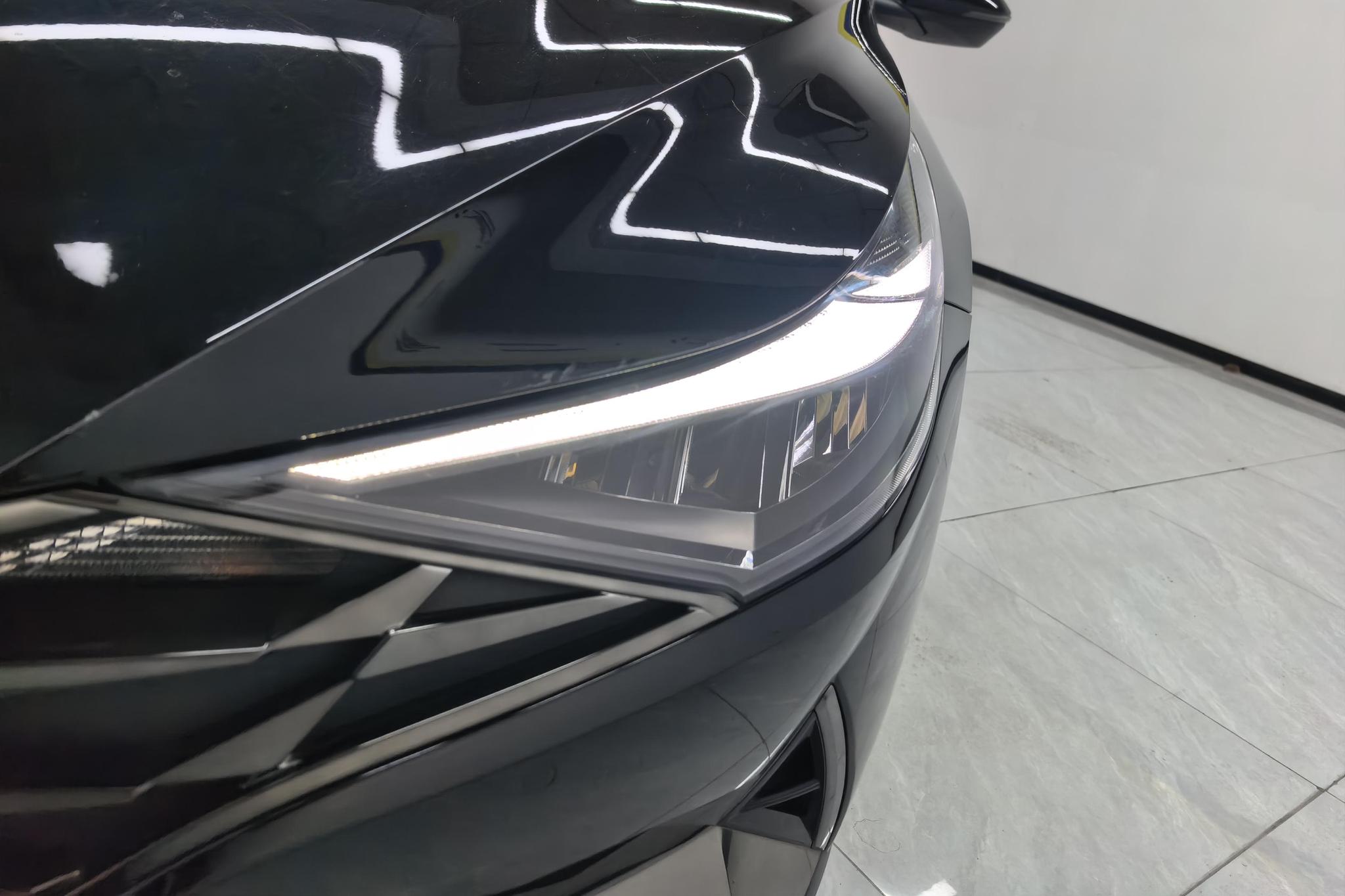 Hyundai Elantra 2021 1.5L CVT LUX Luxury