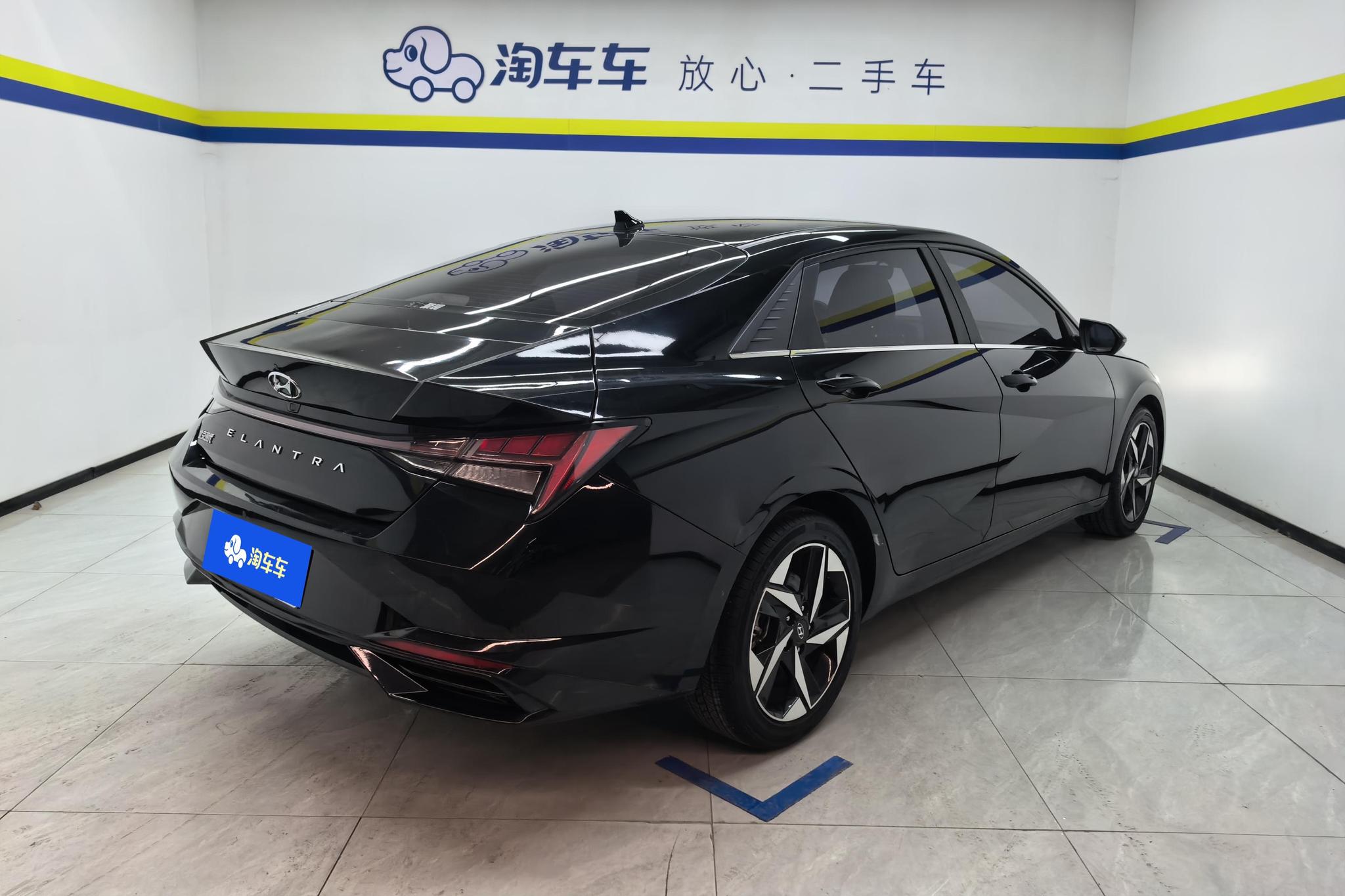 Hyundai Elantra 2021 1.5L CVT LUX Luxury