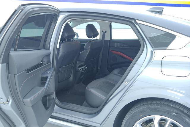 Ford Mondeo 2022 Eco Boost 245 Luxury — фото 16