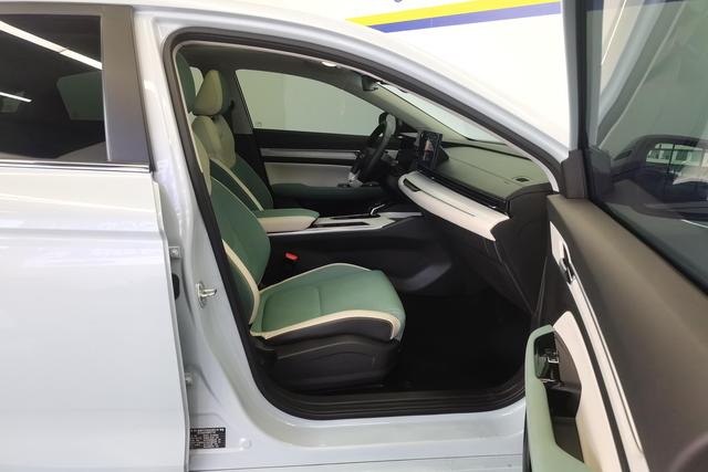 Geely Automobile Emgrand L HiP 2022 Белый из Китая, фото 5