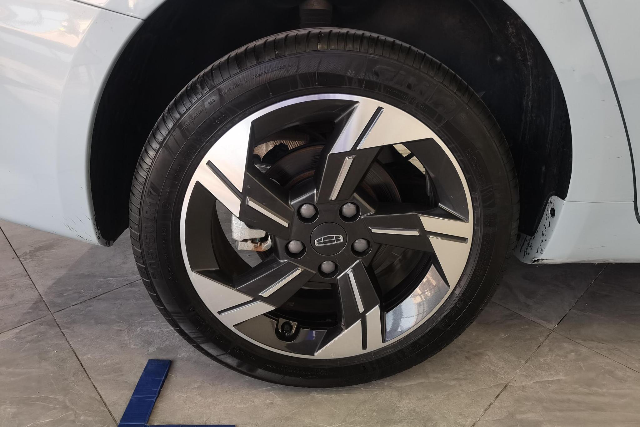 Geely Emgrand L HiP L HiP 2022 1.5TD-DHT Pro 100KM Super