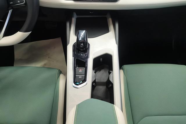 Geely Automobile Emgrand L HiP id 3785730 из Китая 11