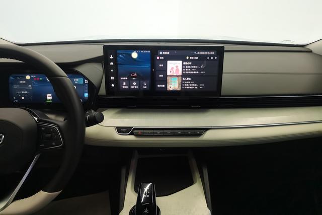 Geely Emgrand L HiP 2022 — фото 11