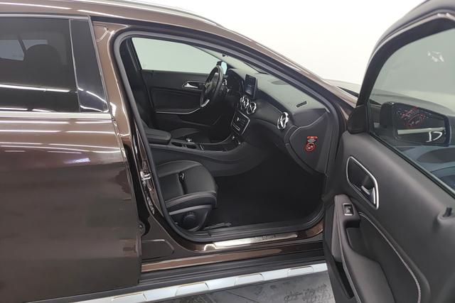 Mercedes Benz GLA 2018 — фото 9