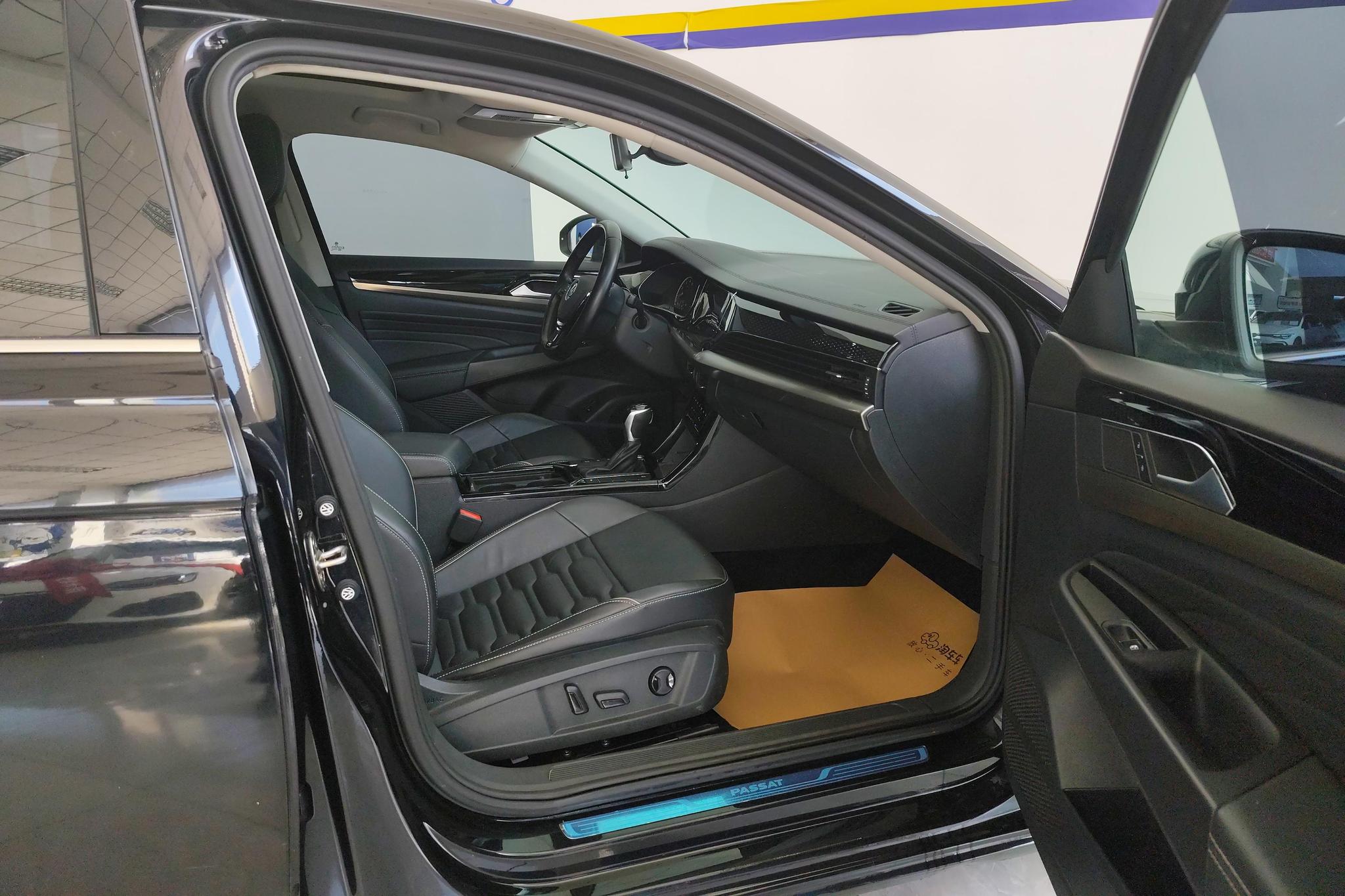 Volkswagen Passat 2020 330TSI Elite VI