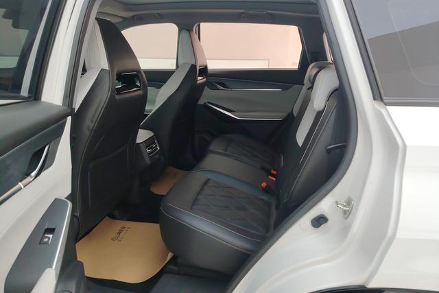 Chang'an CS75 PLUS 2023 Белый из Китая, фото 2