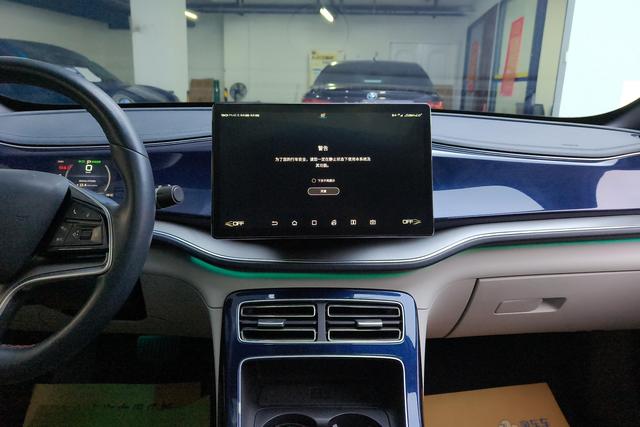 BYD Qin PLUS EV 2022 Белый из Китая, фото 3