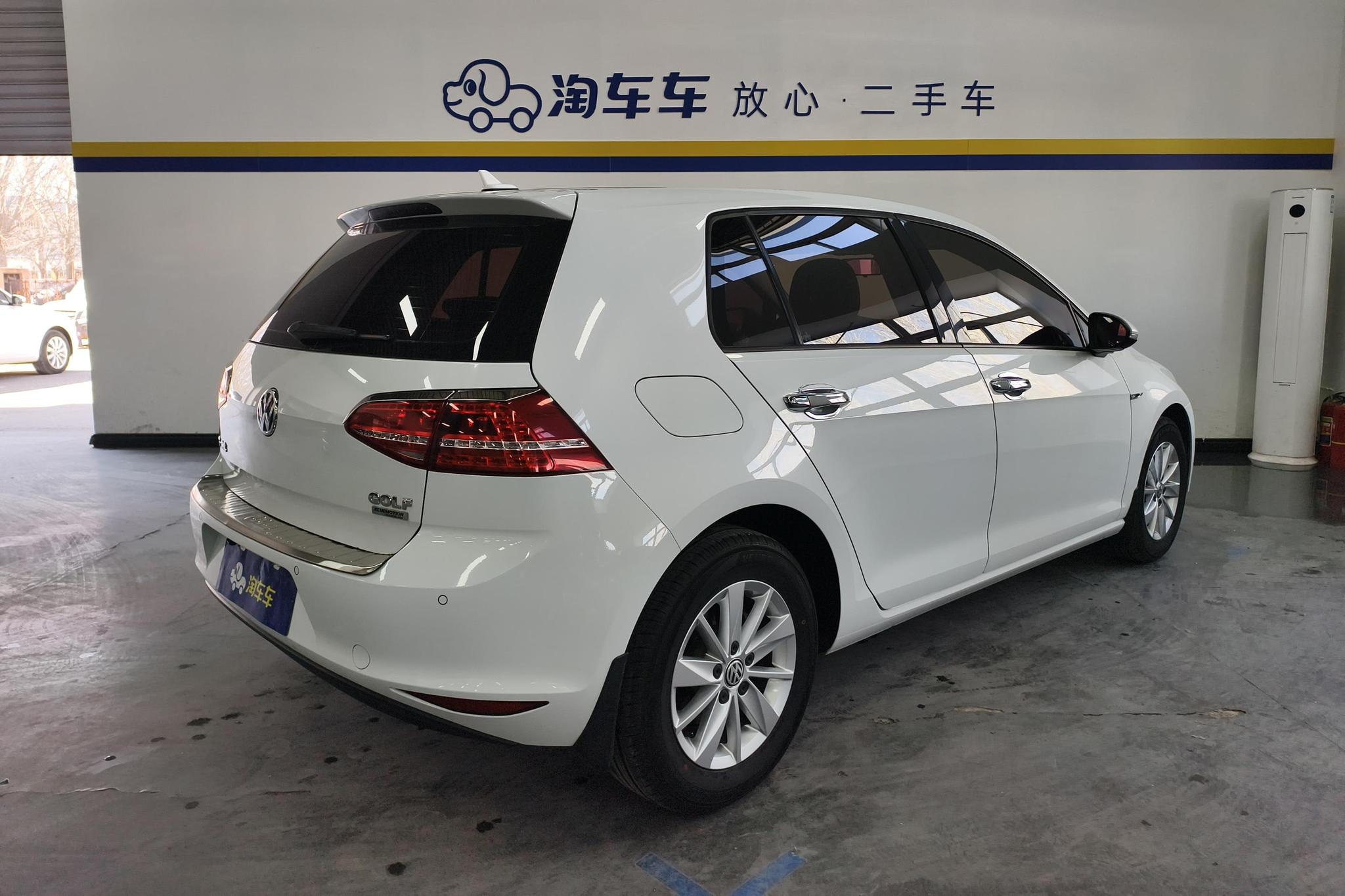 Volkswagen Golf 2015 1.6L AT Fashion