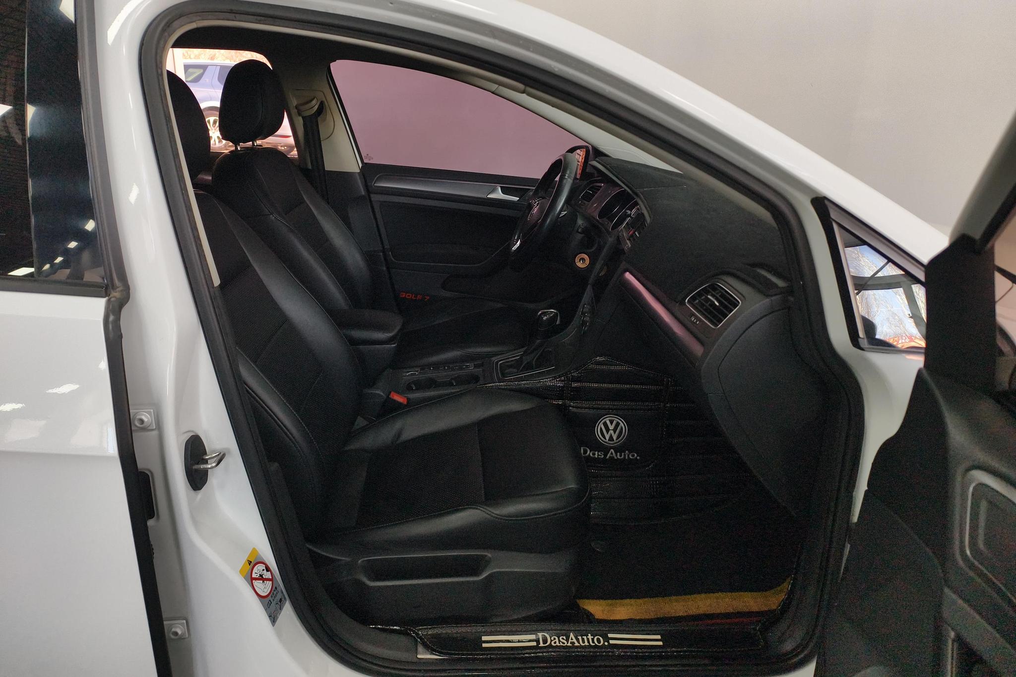 Volkswagen Golf 2015 1.6L AT Fashion
