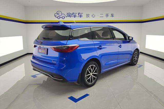 BYD Song Max — фото 3